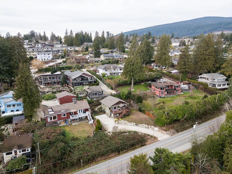 591 Gibsons Way, Gibsons, BC, V0N 1V9 - 30