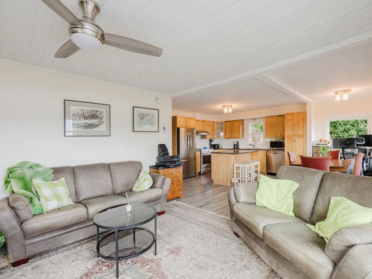 591 Gibsons Way, Gibsons, BC, V0N 1V9 - 12