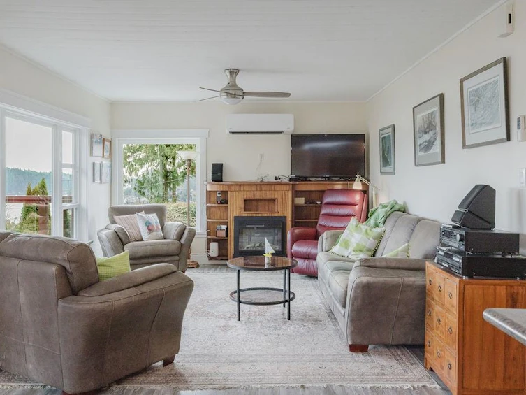 591 Gibsons Way, Gibsons, BC, V0N 1V9 - 10