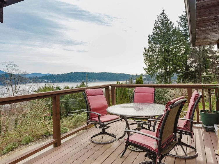 591 Gibsons Way, Gibsons, BC, V0N 1V9 - 3