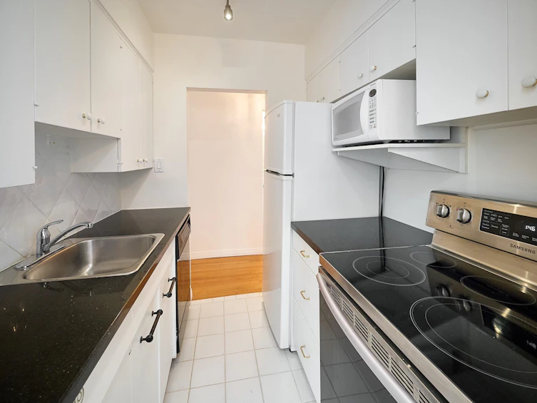 302-1315 Cardero Street, Vancouver, BC, V6G 2J2 - 12