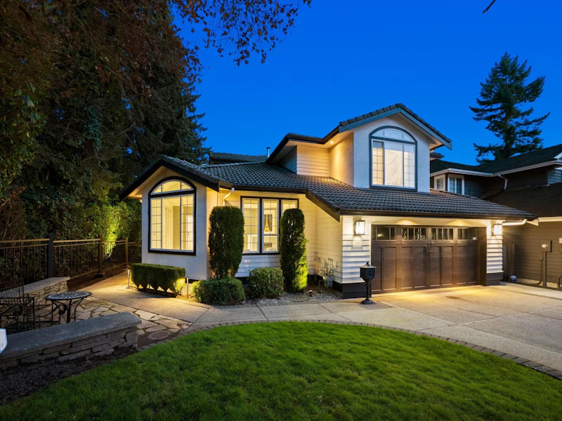 1261 Eldon Road, North Vancouver BC V7R 1T5