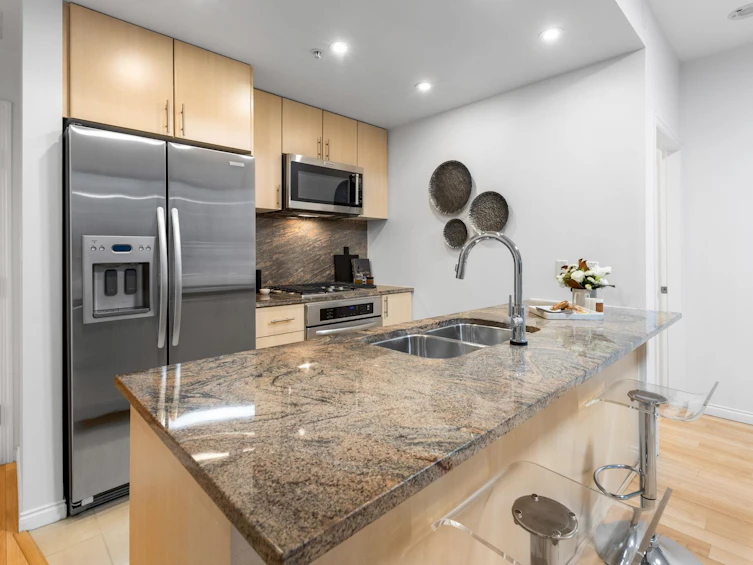 807-1211 Melville Street, Vancouver, BC, V6E 0A7 - 9