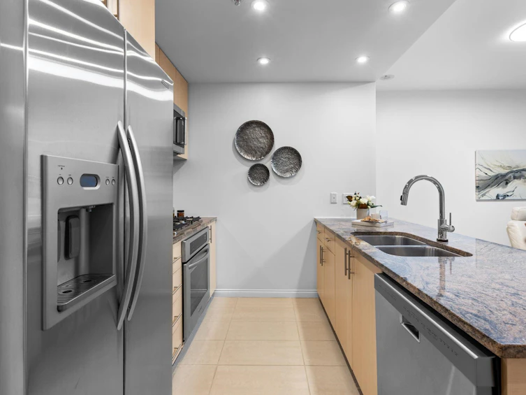 807-1211 Melville Street, Vancouver, BC, V6E 0A7 - 10
