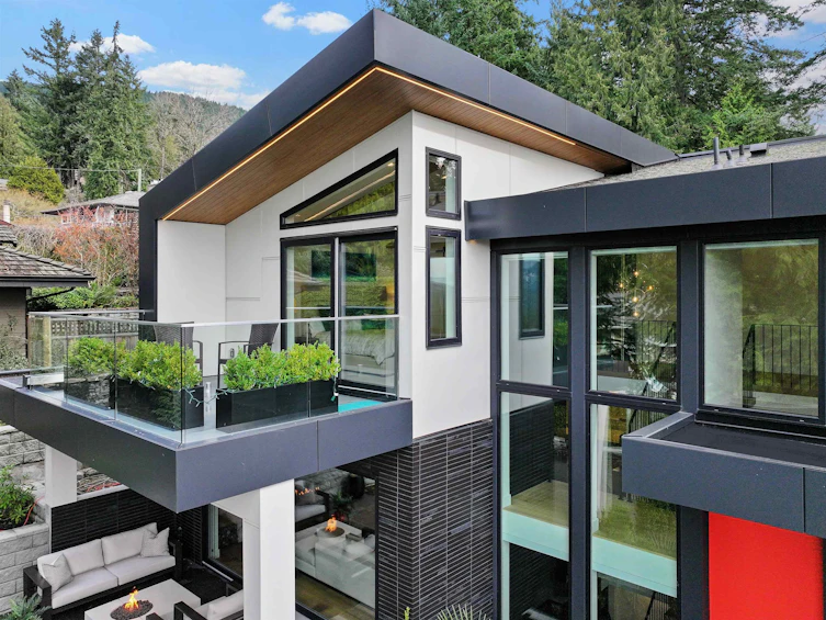 4528 Skyline Drive, North Vancouver, BC, V7R 3H1 - 3