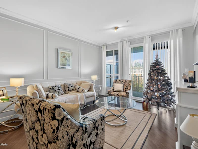 327-15137 33 Avenue - 2