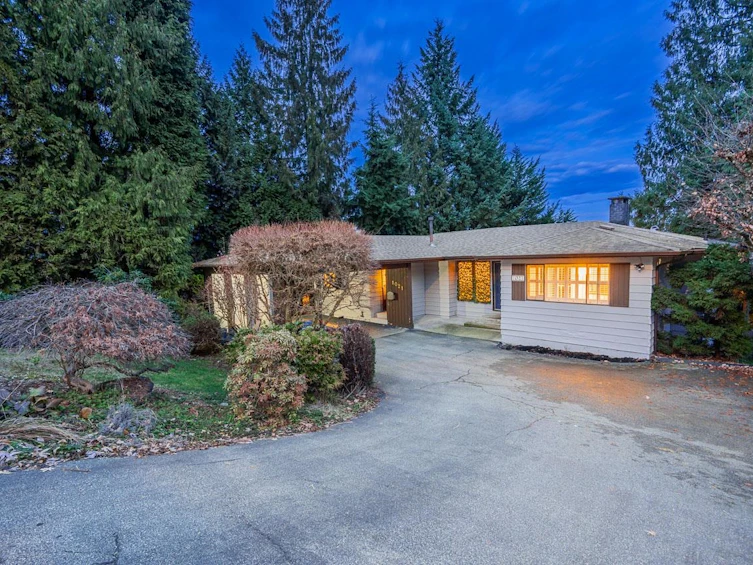 1021 Ogden Street, Coquitlam, BC, V3C 3V8 - 2