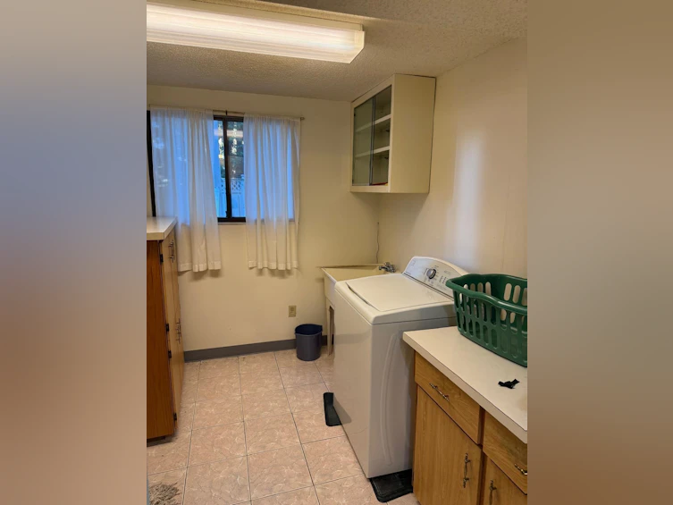 6738 128b Street, Surrey, BC, V3W 7C4 - 5