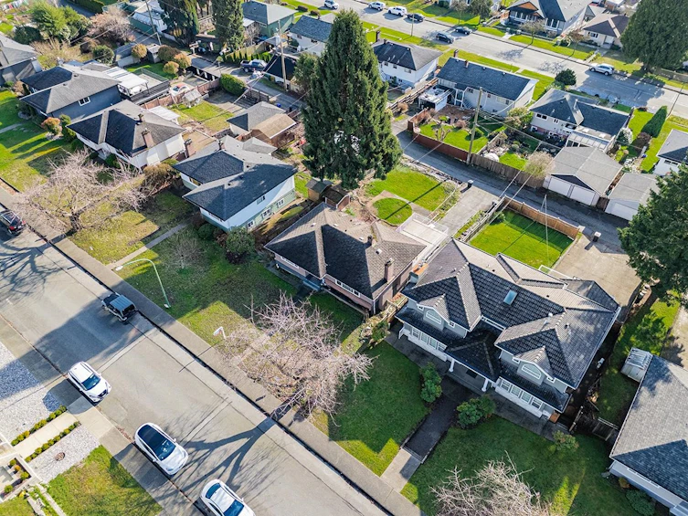 6190 Sumas Street, Burnaby, BC, V5B 2T6 - 2