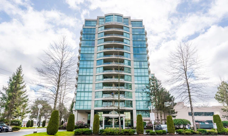 402-8851 Lansdowne Road