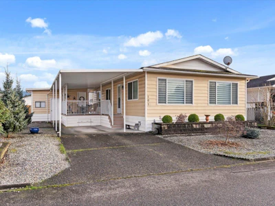 101-9055 Ashwell Road - 2