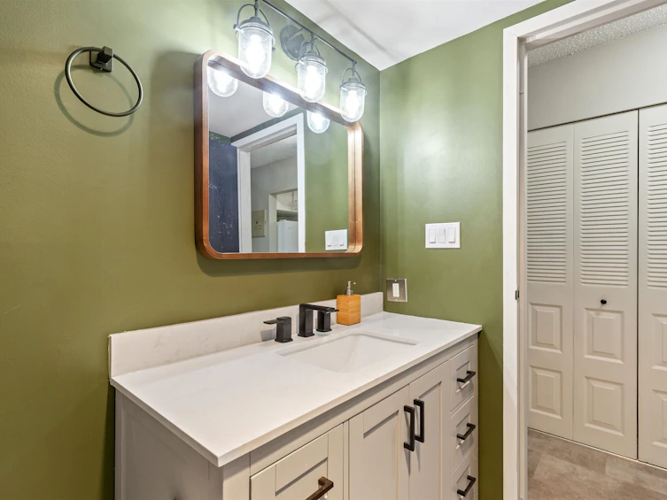217-33400 Bourquin Place, Abbotsford, BC, V2S 5G3 - 5