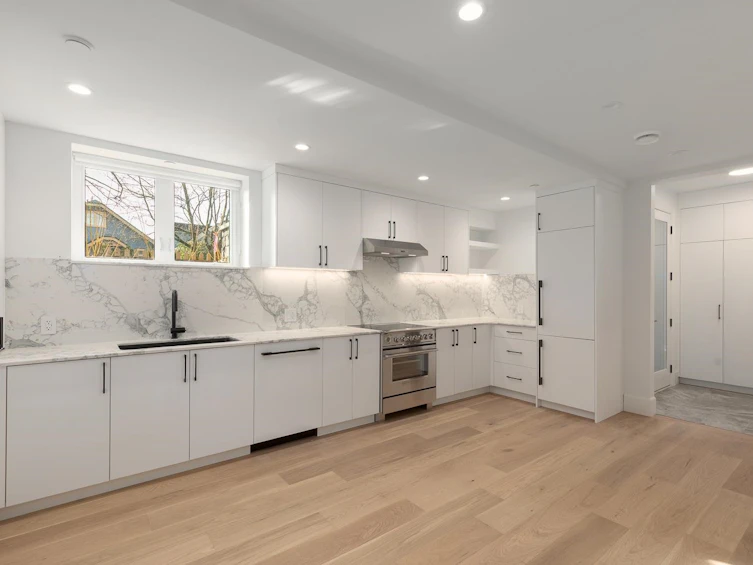 853 E 19th Avenue, Vancouver, BC, V5V 1K6 - 7
