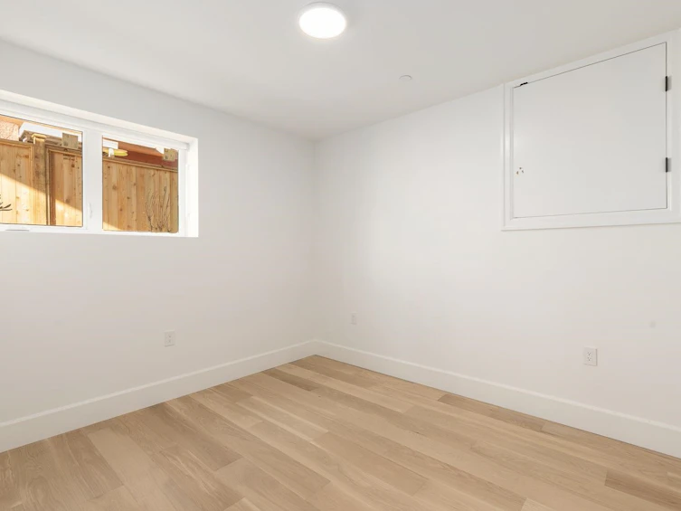 853 E 19th Avenue, Vancouver, BC, V5V 1K6 - 11