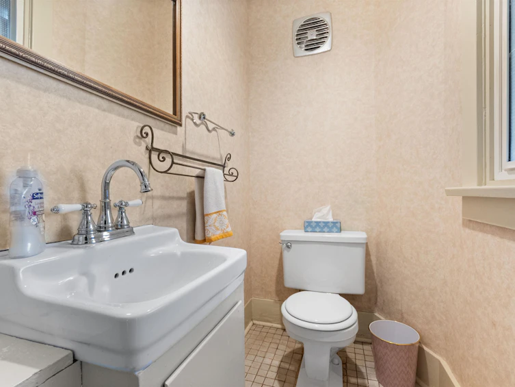 46028 First Avenue, Chilliwack, BC, V2P 1W1 - 14