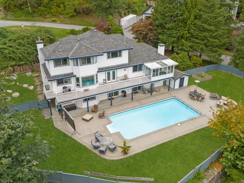 15333 Sheridan Drive, Pitt Meadows BC V3Y 2T9