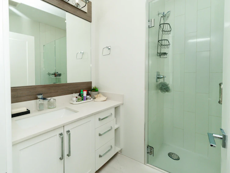 14-17528 60 Avenue, Surrey, BC, V3S 1T8 - 17