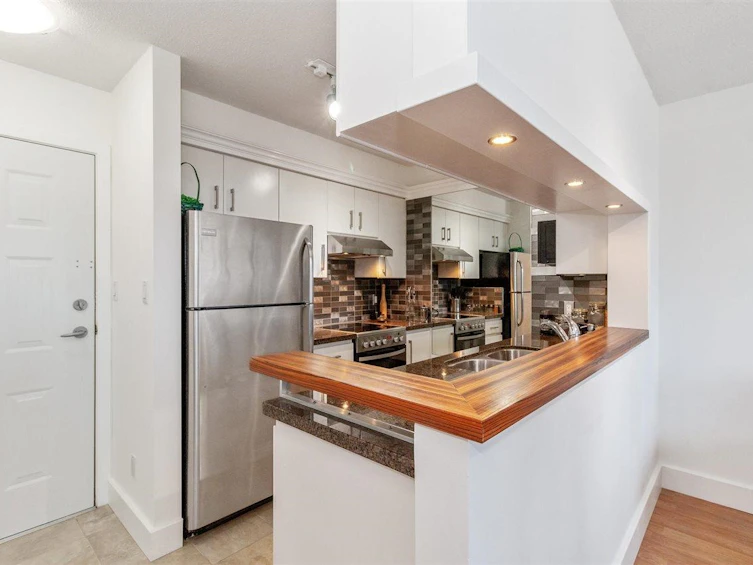 1001-3455 Ascot Place, Vancouver, BC, V5R 6B7 - 5