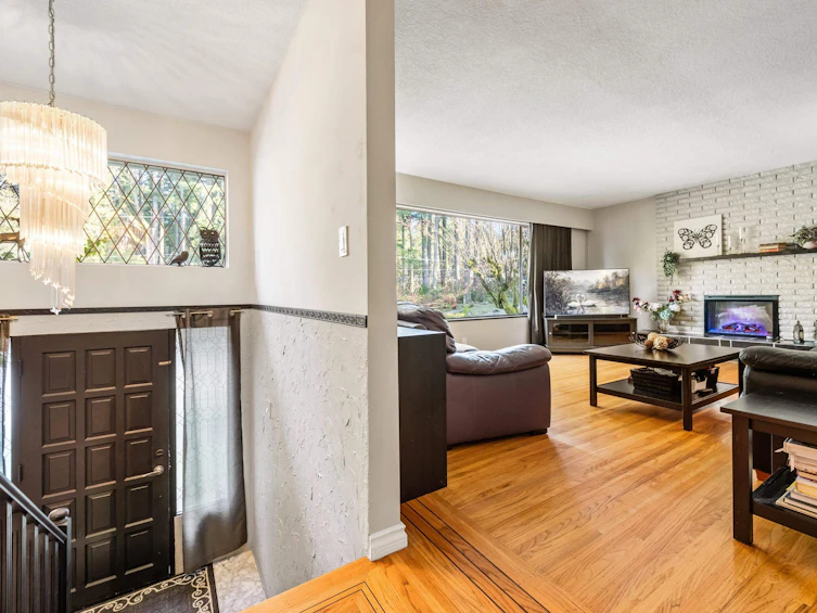 2560 Haversley Avenue, Coquitlam, BC, V3J 1W5 - 5