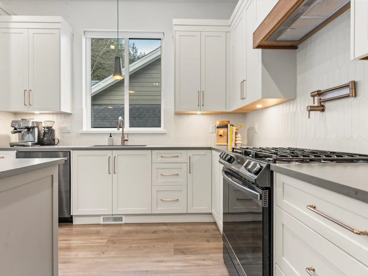 74-1880 Columbia Valley Road, Cultus Lake, BC, V2R 6G8 - 14