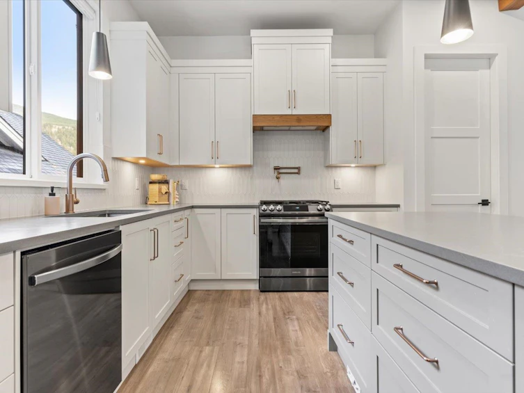 74-1880 Columbia Valley Road, Cultus Lake, BC, V2R 6G8 - 13
