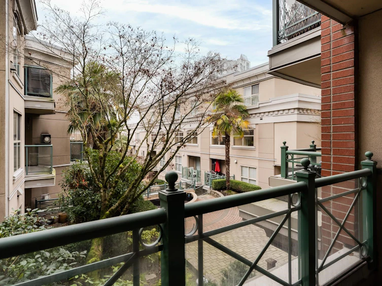 218-332 Lonsdale Avenue, North Vancouver, BC, V7M 3M5 - 18