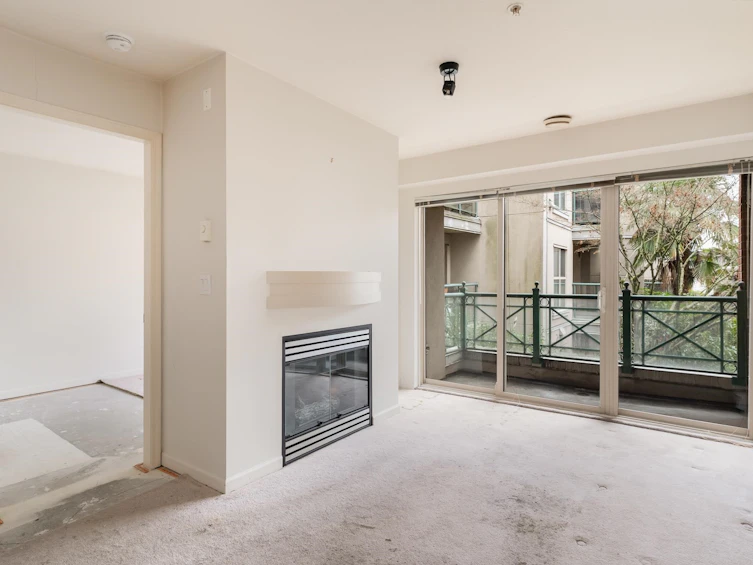218-332 Lonsdale Avenue, North Vancouver, BC, V7M 3M5 - 4