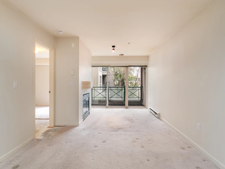 218-332 Lonsdale Avenue, North Vancouver, BC, V7M 3M5 - 3
