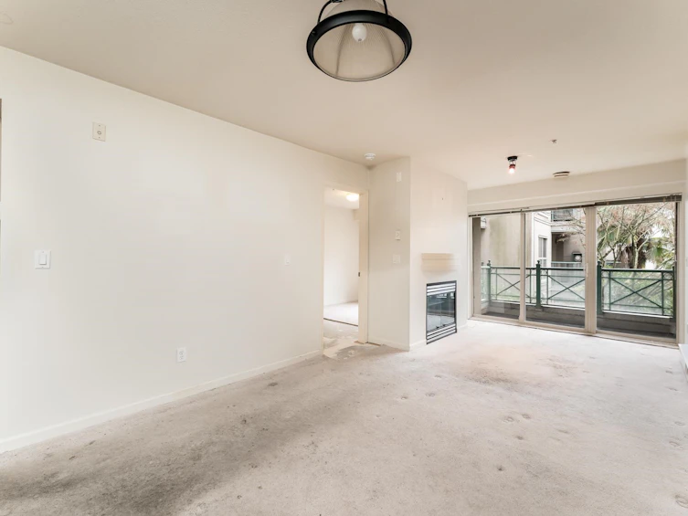 218-332 Lonsdale Avenue, North Vancouver, BC, V7M 3M5 - 2
