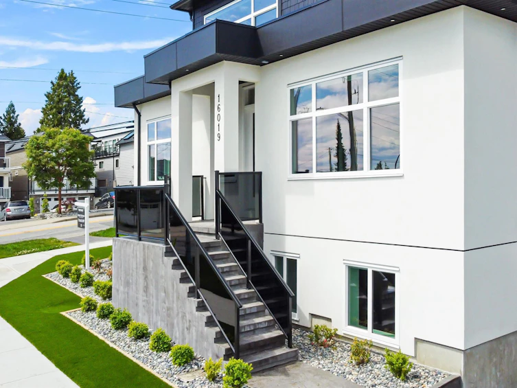 16019 9a Avenue, Surrey, BC, V4A 4W5 - 2
