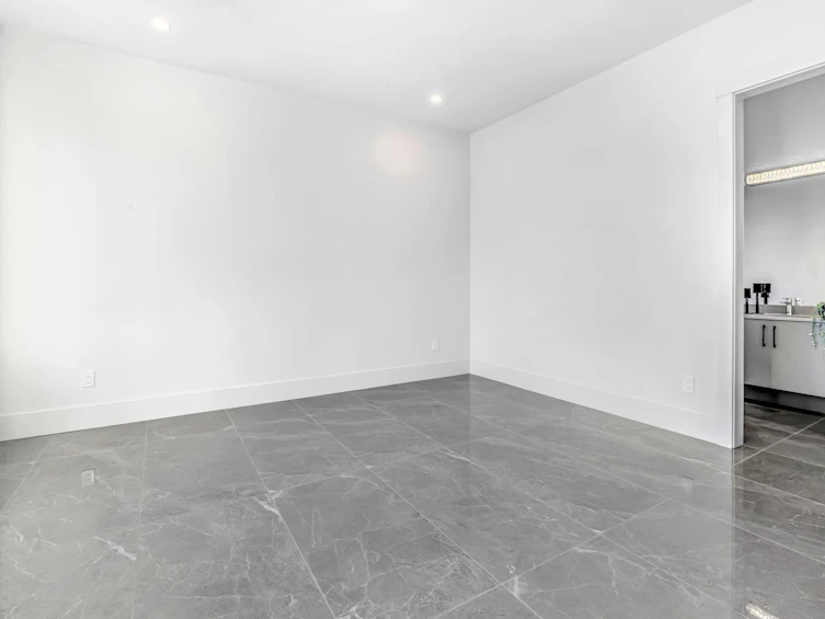 16059 9a Avenue, Surrey, BC, V4A 4W5 - 16
