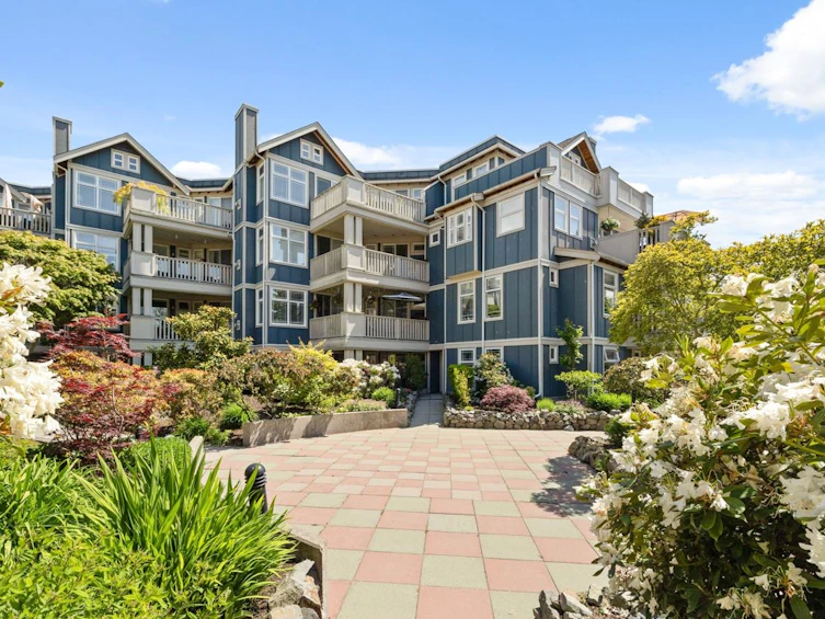 302-15392 16a Avenue, Surrey, BC, V4A 1S9