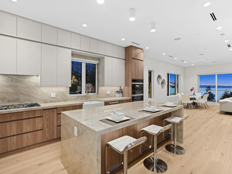 14799 Oxenham Avenue, Surrey, BC, V4B 2H8 - 11
