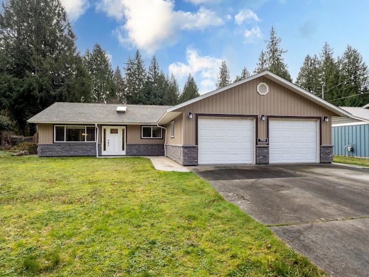 7929 Southwood Road, Halfmoon Bay, BC, V0N 1Y1