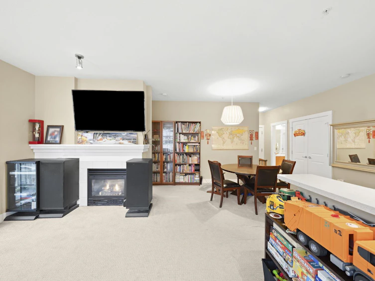218-2083 W 33 Avenue, Vancouver, BC, V6M 4M6 - 4