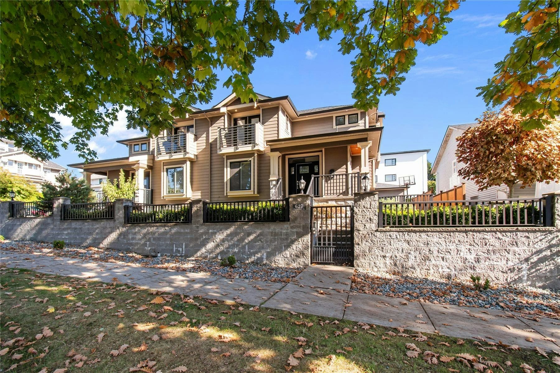 627 Thirteenth Street, New Westminster, BC, V3M 4M3