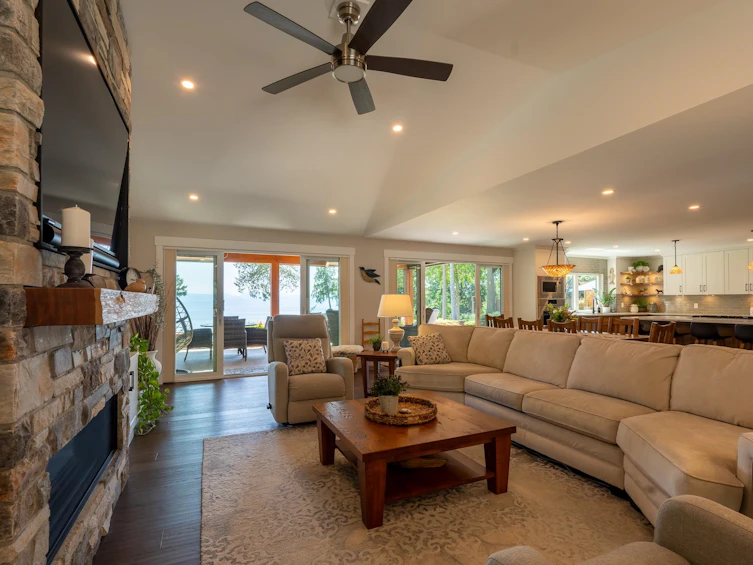 7893 Redrooffs Road, Halfmoon Bay, BC, V7Z 1A4 - 9