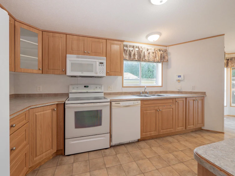 33-5575 Mason Road, Sechelt, BC, V7Z 0K9 - 5