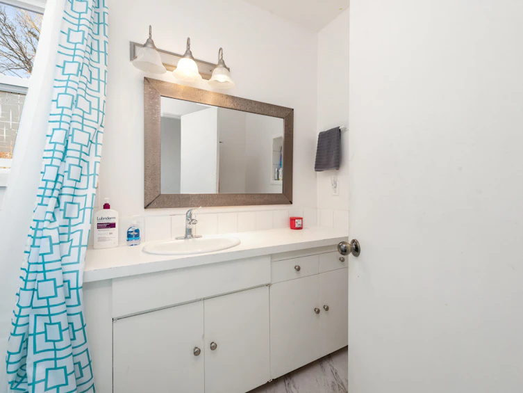 1657 Beach Grove Road, Delta, BC, V4L 1P4 - 18