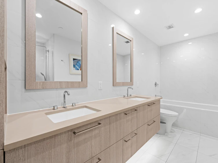 107-733 E 3rd Street, North Vancouver, BC, V7L 1G8 - 17