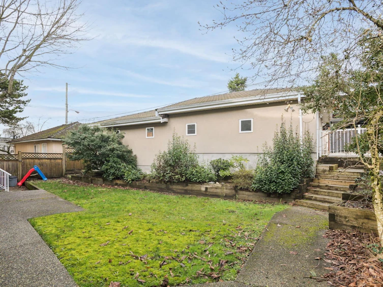 2085 Qualicum Drive, Vancouver, BC, V5P 2M3 - 38