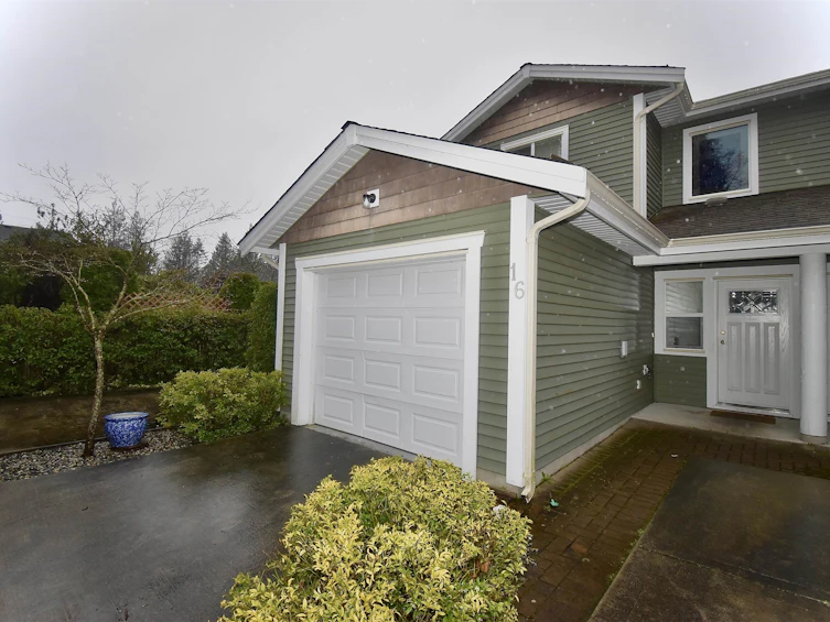 16-624 Shaw Road, Gibsons, BC, V0N 1V8 - 2