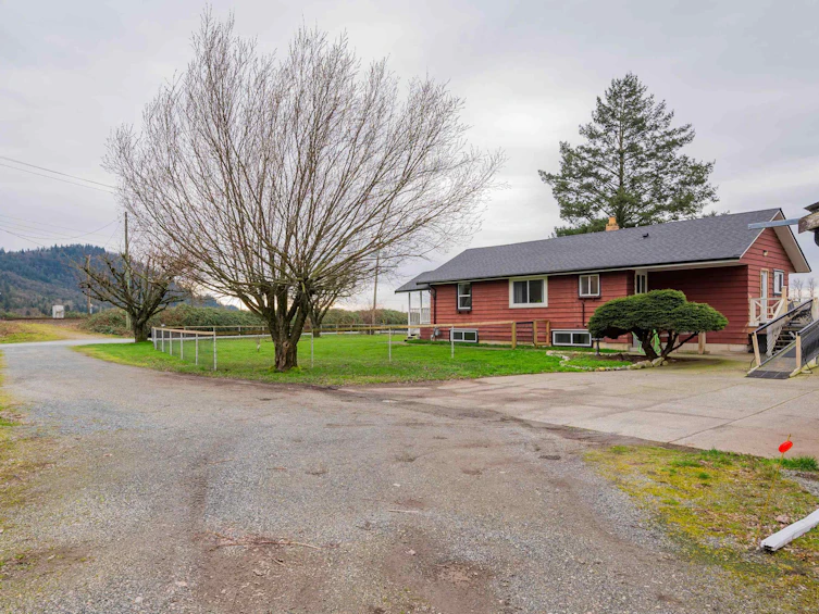 36113 Page Road, Abbotsford, BC, V3G 1P3 - 2