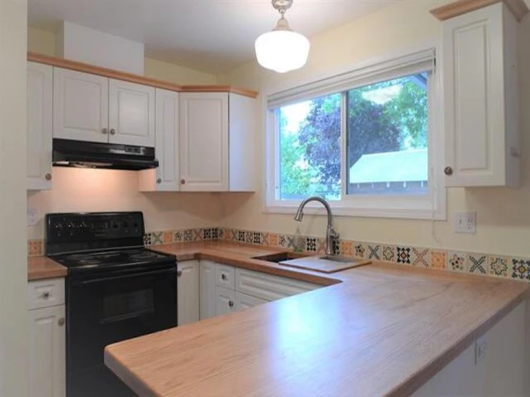 2124 Topaz Street, Abbotsford, BC, V2T 3W6 - 2