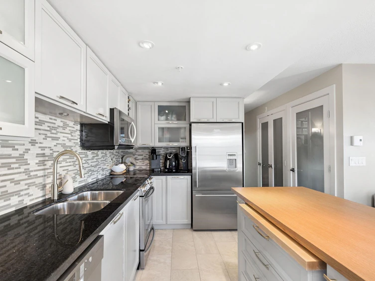 706-2137 W 10th Avenue, Vancouver, BC, V6K 4W4 - 6