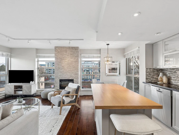 706-2137 W 10th Avenue, Vancouver, BC, V6K 4W4 - 2