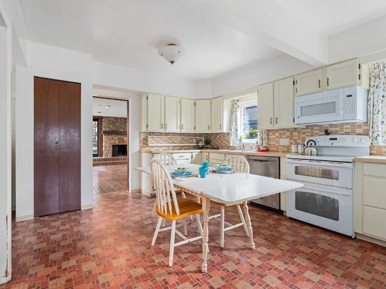 5584 Maple Street, Vancouver, BC, V6M 3T7 - 9