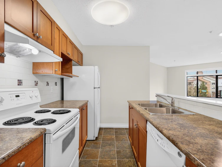 320-8880 202 Street, Langley, BC, V1M 4E7 - 3