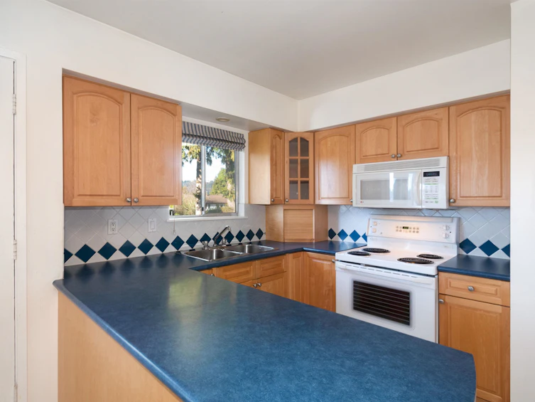 712 Macintosh Street, Coquitlam, BC, V3J 4Y7 - 12