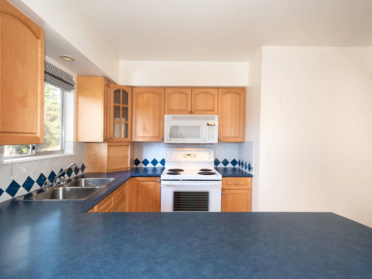 712 Macintosh Street, Coquitlam, BC, V3J 4Y7 - 11